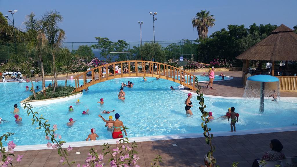 Villaggio Marinella Direttamente Sul Mare Isola Di Capo Rizzuto Exterior foto